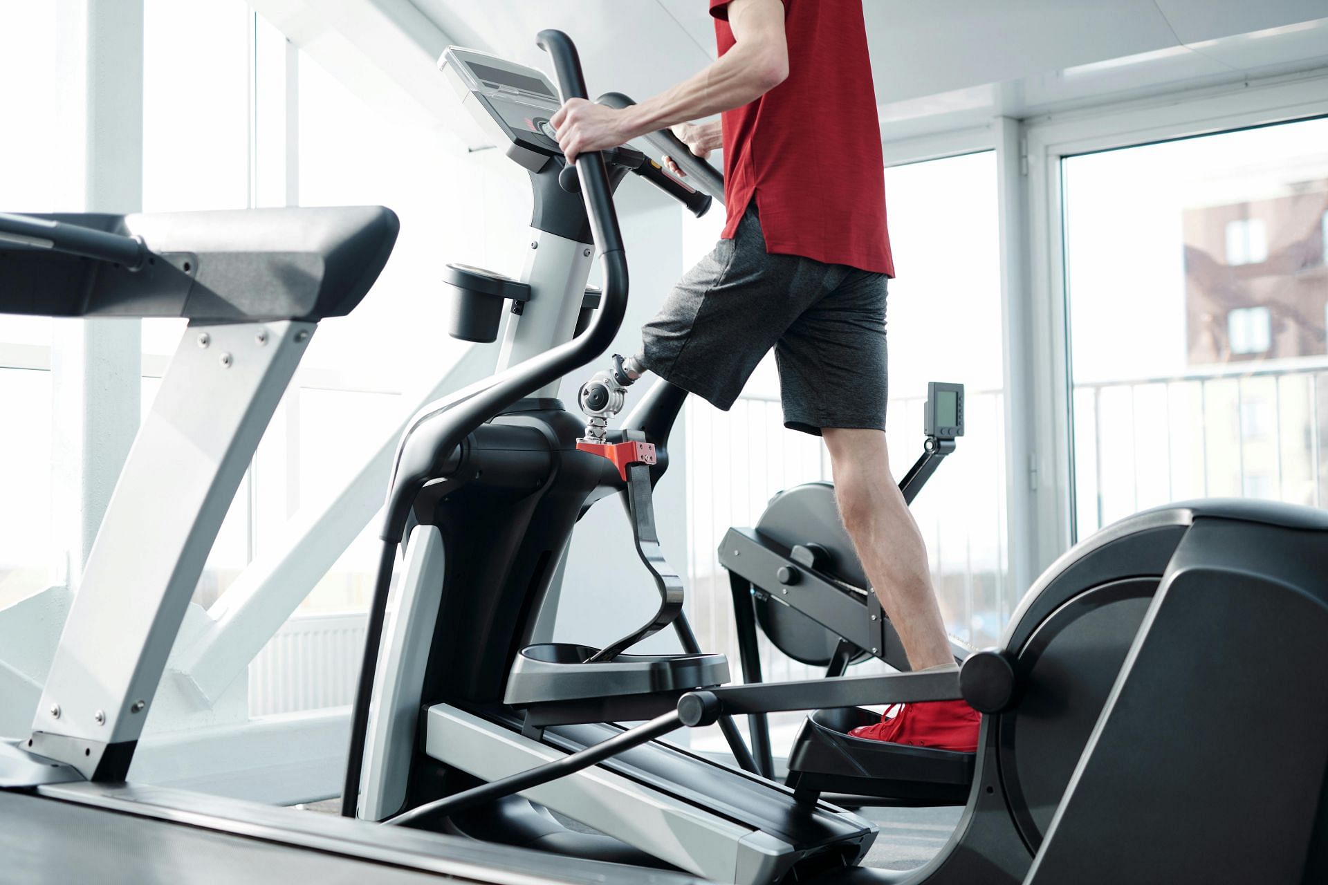 desk exercise equipment (image sourced via Pexels / Photo by shotpot)